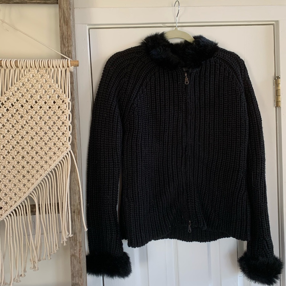 Double Zipped Black Sweater With Faux Fur